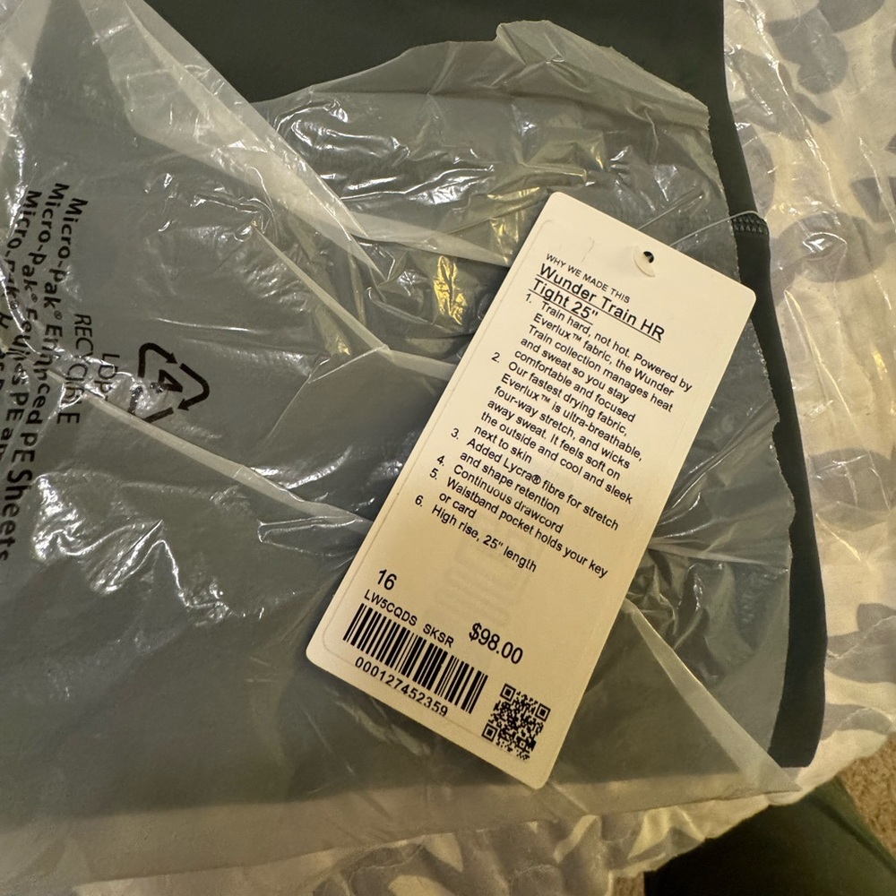Wunder Train HR Tight 25 inch, NWT, Legacy Green